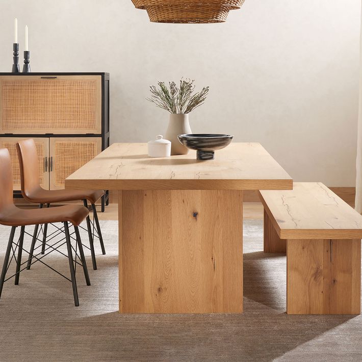 West Elm Dining Tables: Blending Style, Comfort, and Durability缩略图